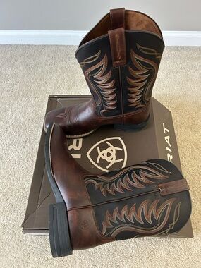 Ariat Brown and Black Western Embroidered Cowboy Boots